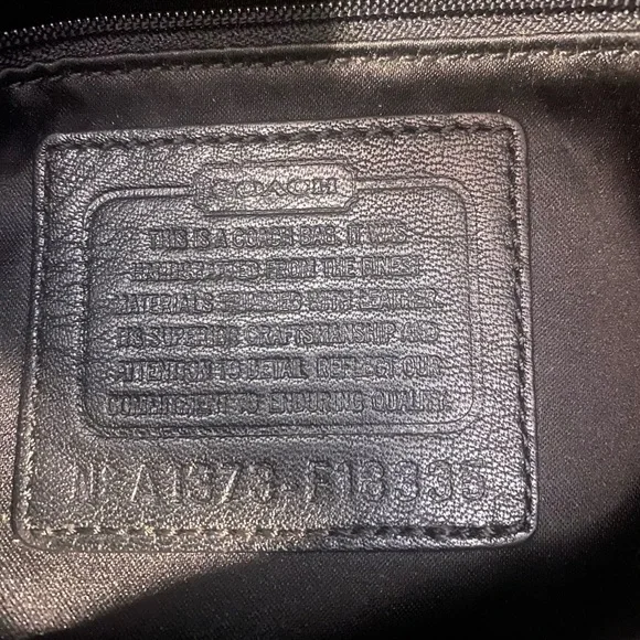 Authentic black and white Coach bag - Picture 2 of 4